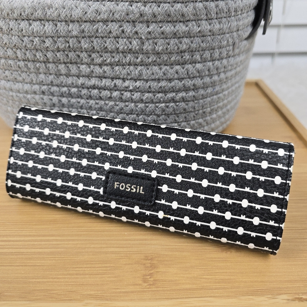 FOSSIL Eyeglasses Case Folds Flat When Not in Use - Picture 15 of 15